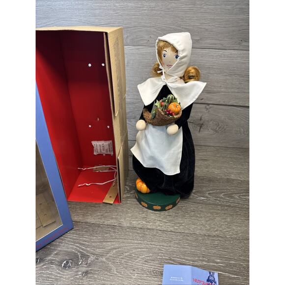 Vtg Nutcracker Village Pilgrim Woman Original Box 2005 Thanksgiving 14” Tall - Picture 3 of 9